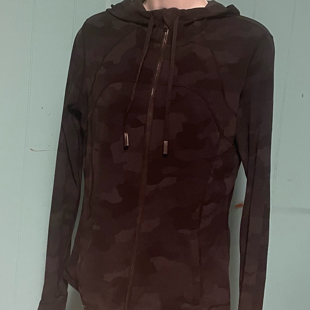 Lululemon hoodie w matching biker shorts